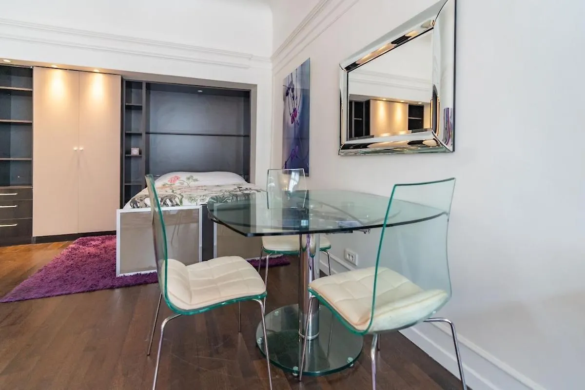 Champs Elysees Apartment Paris Fransa