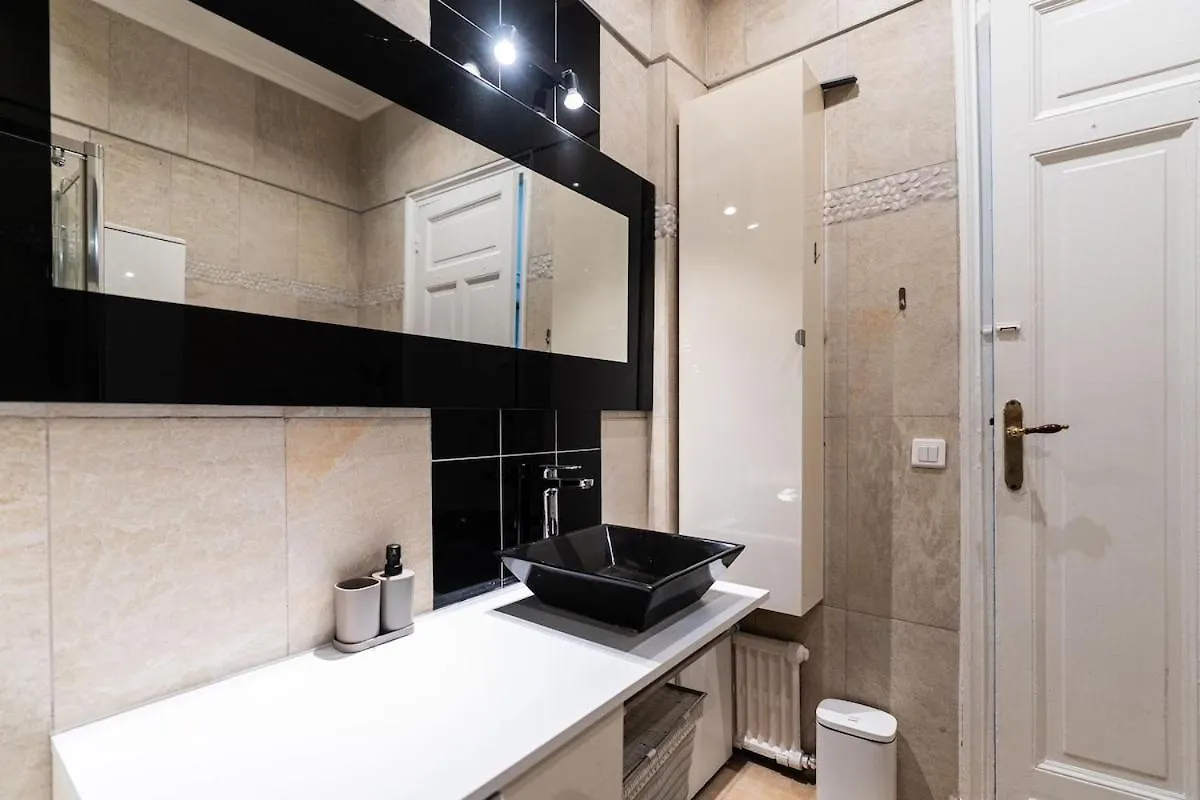 Champs Elysees Apartment Paris