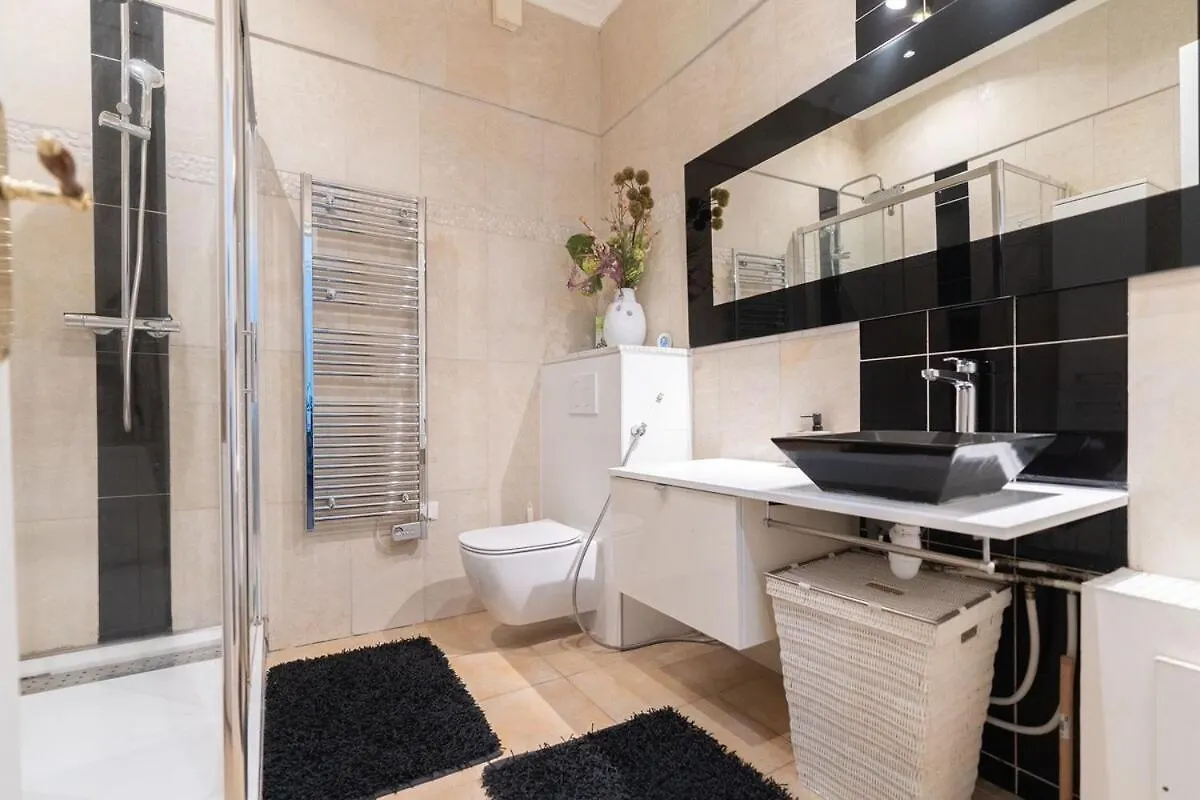 Champs Elysees Apartment Paris 0*,